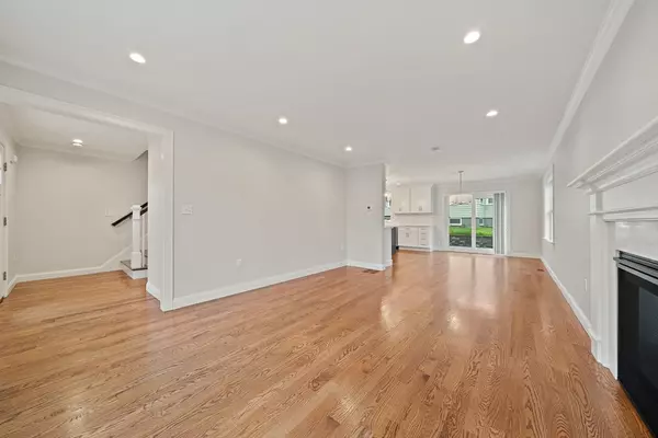 Waltham, MA 02451,15 Lakeview Ave