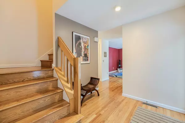 Amherst, MA 01002,481 Old Farm Rd