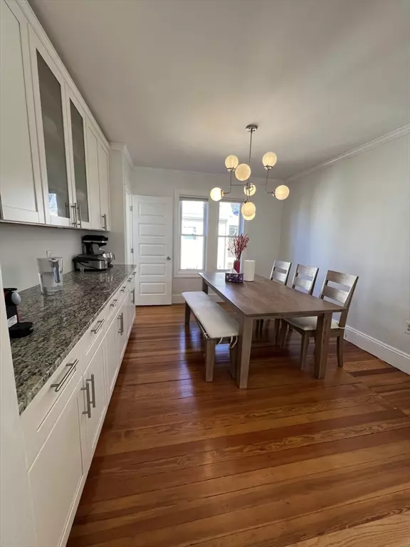 Newton, MA 02460,474 Albemarle Rd #2