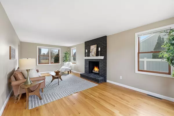 Springfield, MA 01129,10 Woodcrest Road