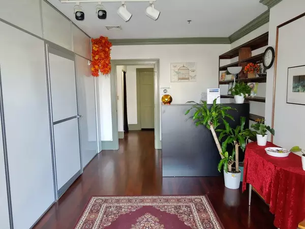 Plymouth, MA 02360,101 Court Street #5