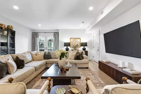 Boston, MA 02127,258-260 W 3rd St #1