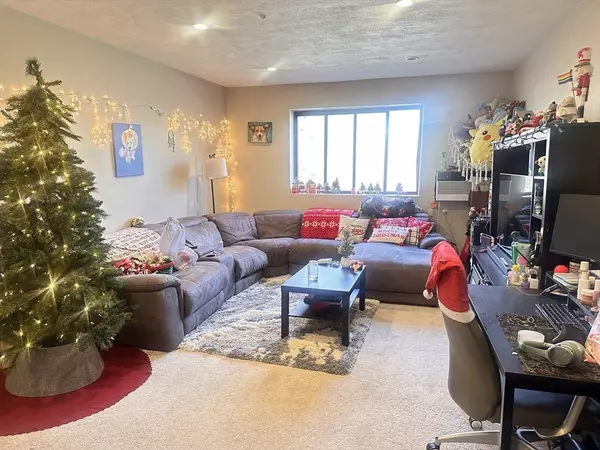 67 Milliken Aven #21B, Franklin, MA 02038