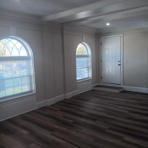 Middleboro, MA 02346,99 Main St #6