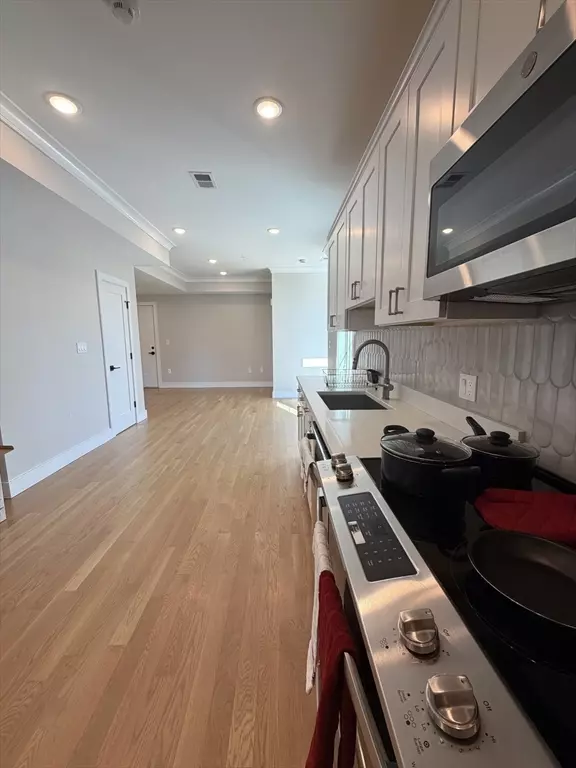 Boston, MA 02135,104-106 Warren St. #7