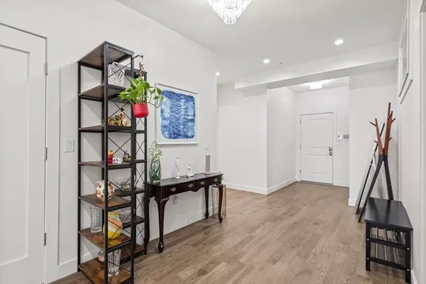 Braintree, MA 02184,9 Independence Ave #307