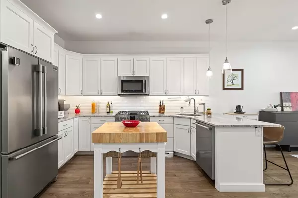 Braintree, MA 02184,9 Independence Ave #307