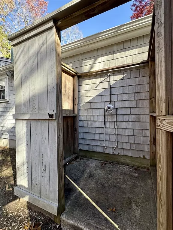 Barnstable, MA 02632,55 Chickadee Ln