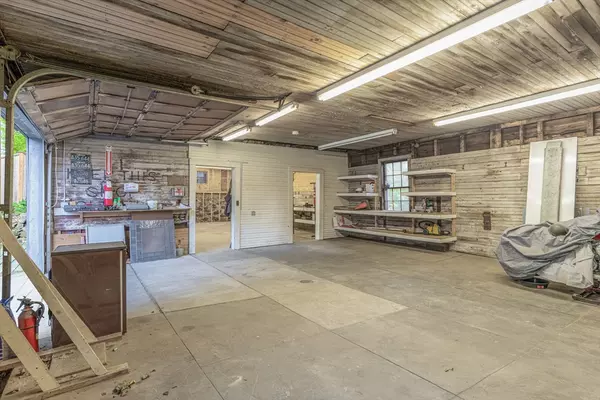 Brookline, MA 02445,12 Thayer St