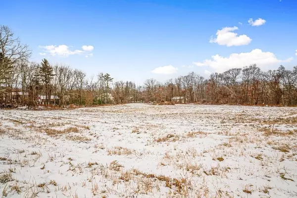 North Brookfield, MA 01535,8 Walker Rd