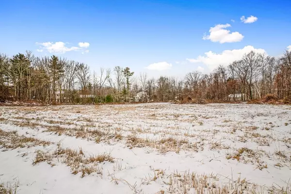 North Brookfield, MA 01535,8 Walker Rd