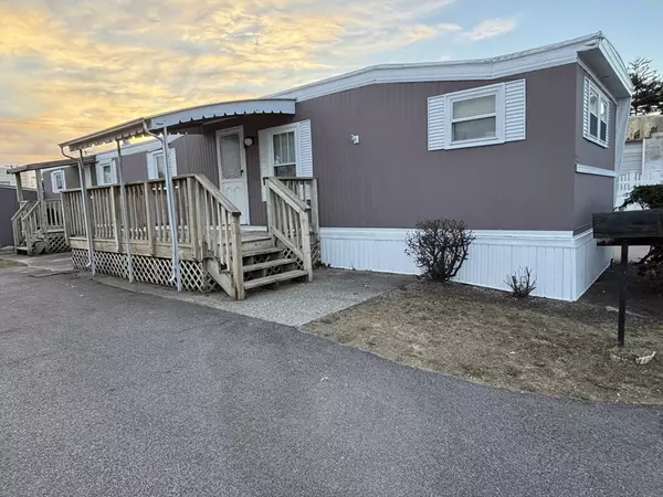 North Attleboro, MA 02760,633 East Washington Street #17A