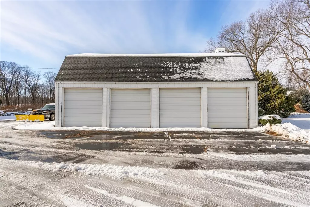 Westfield, MA 01085,0 S Maple St (Rear)