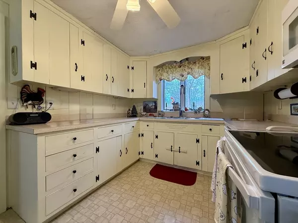 Norton, MA 02766,26 Dean Street