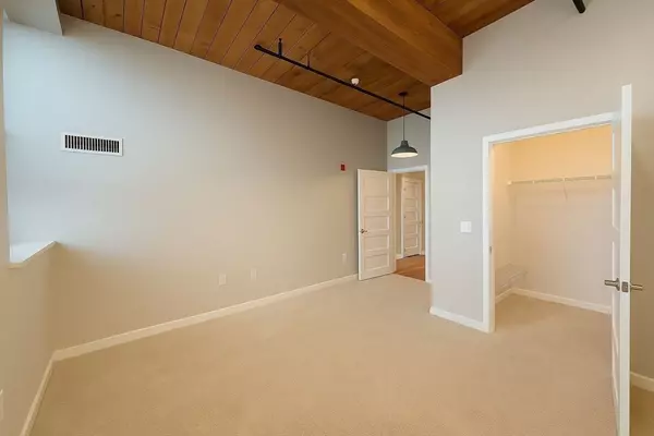 Lowell, MA 01852,130 John St #242