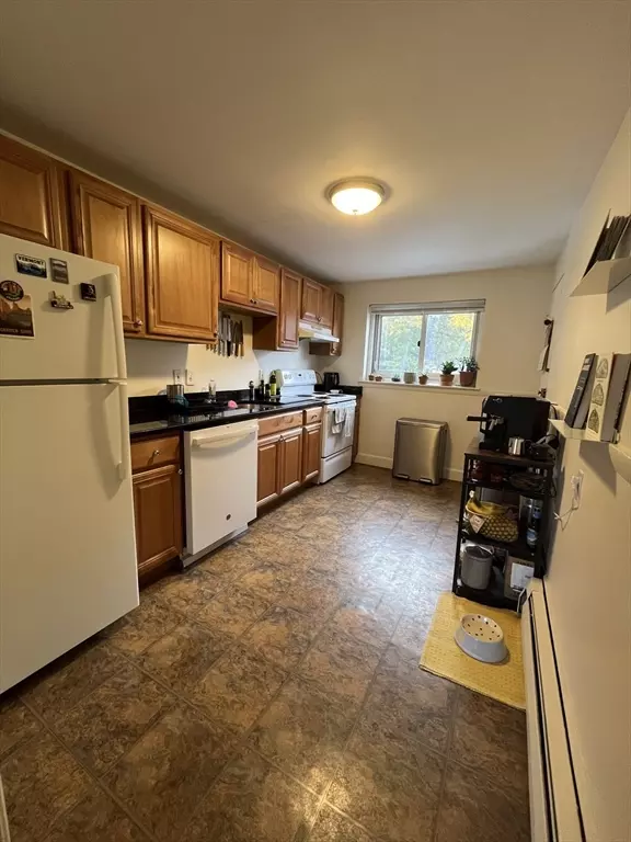 Brookline, MA 02445,79 Chestnut St #4