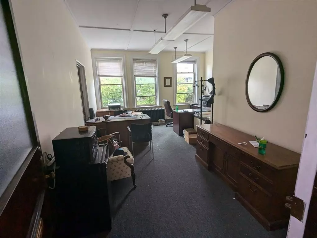 Attleboro, MA 02703,1 Park St #201