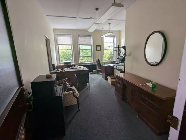 1 Park St #201, Attleboro, MA 02703