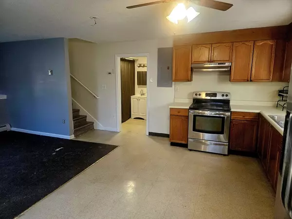 Springfield, MA 01151,88 Albert Ave #2