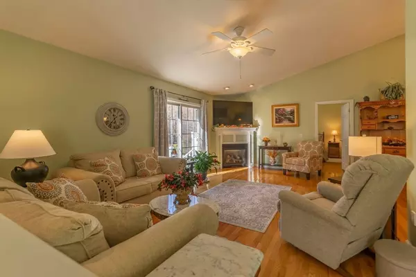 Palmer, MA 01069,15 Michael Drive #15