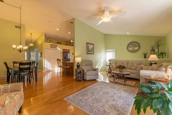 Palmer, MA 01069,15 Michael Drive #15