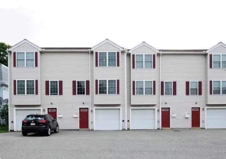 Lowell, MA 01854,138 Mount Washington St #138