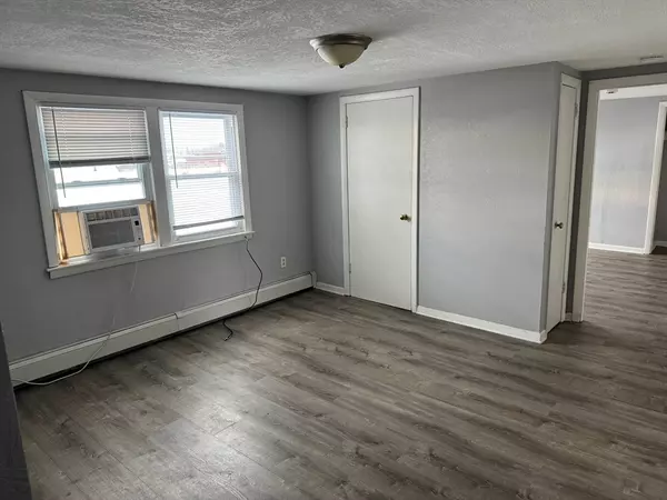 Worcester, MA 01609,34 Irving St #3