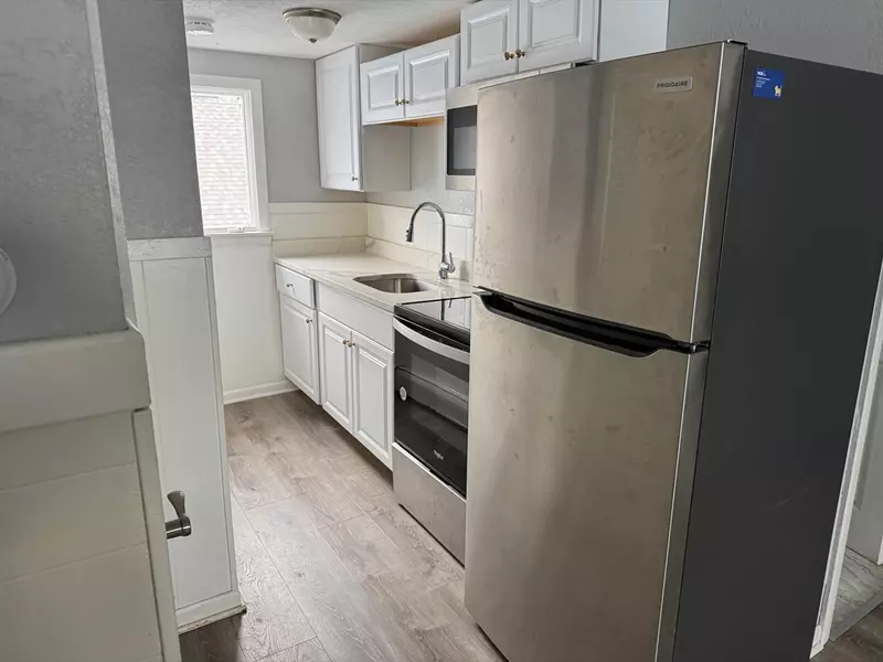 34 Irving St #3, Worcester, MA 01609