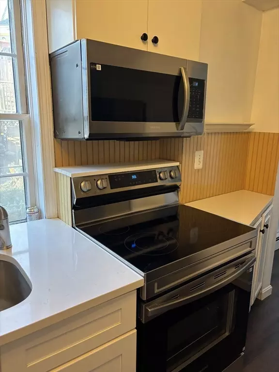 Salem, MA 01970,37 Turner Street #2