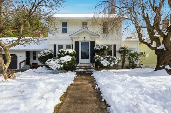 48 Pleasant St, Westfield, MA 01085
