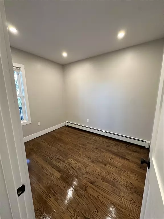 Boston, MA 02125,5 Carson St #2