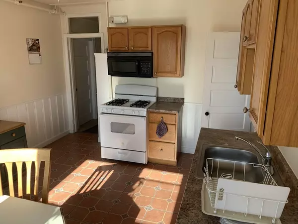 Quincy, MA 02171,49 Holmes St #2B