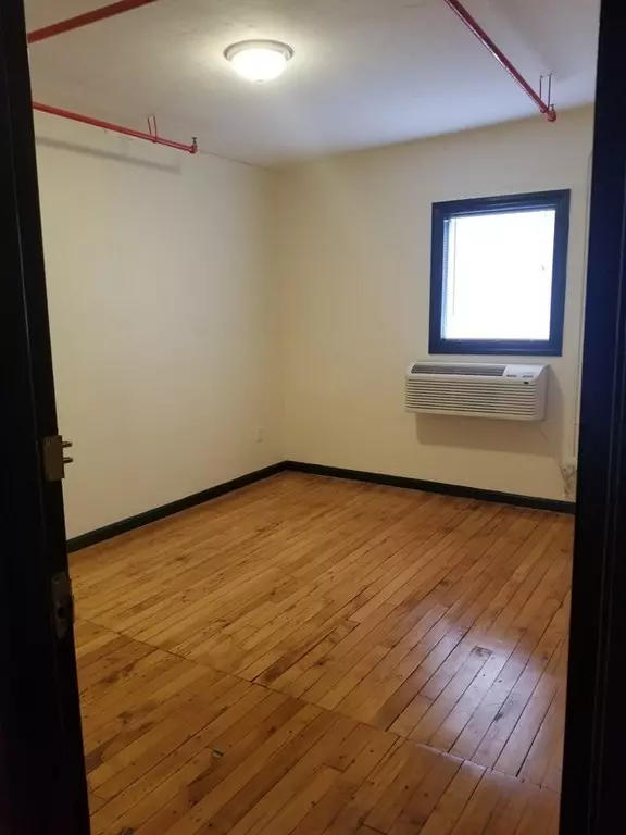 Brockton, MA 02301,33 Dover St #316