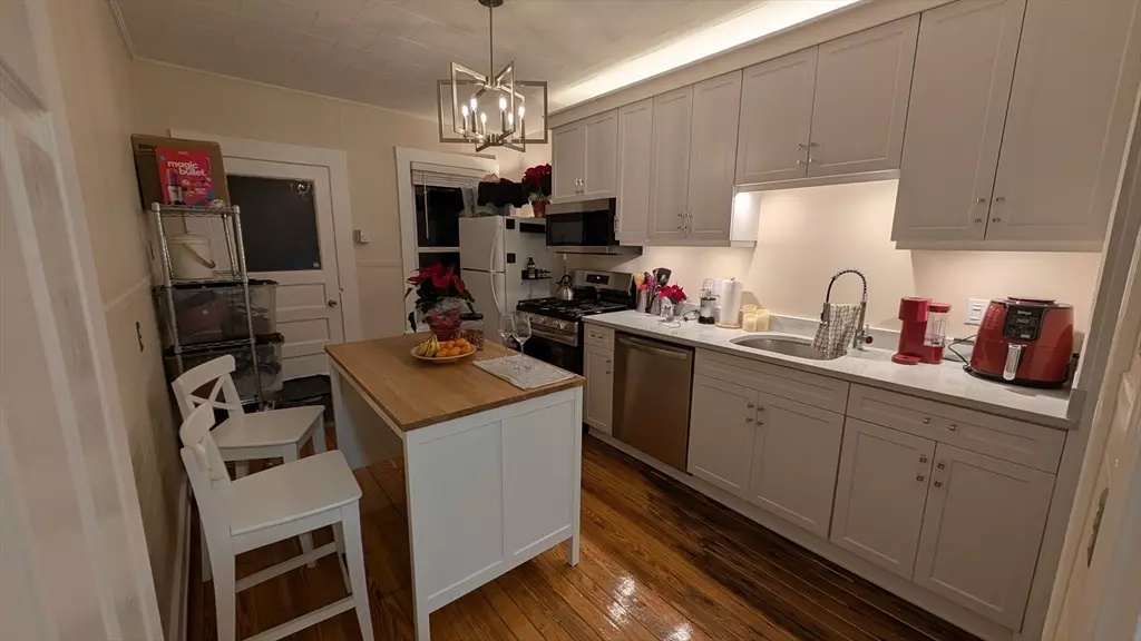 Boston, MA 02125,54 Saxton St #2