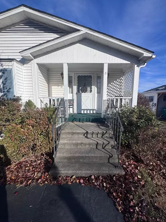 Attleboro, MA 02703,500 Mendon #257