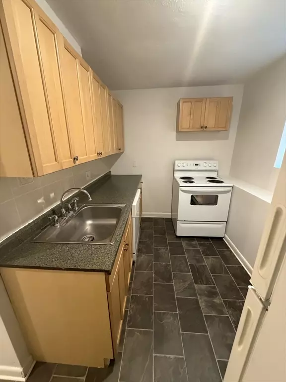 Ipswich, MA 01938,16 Appleton Park #H2