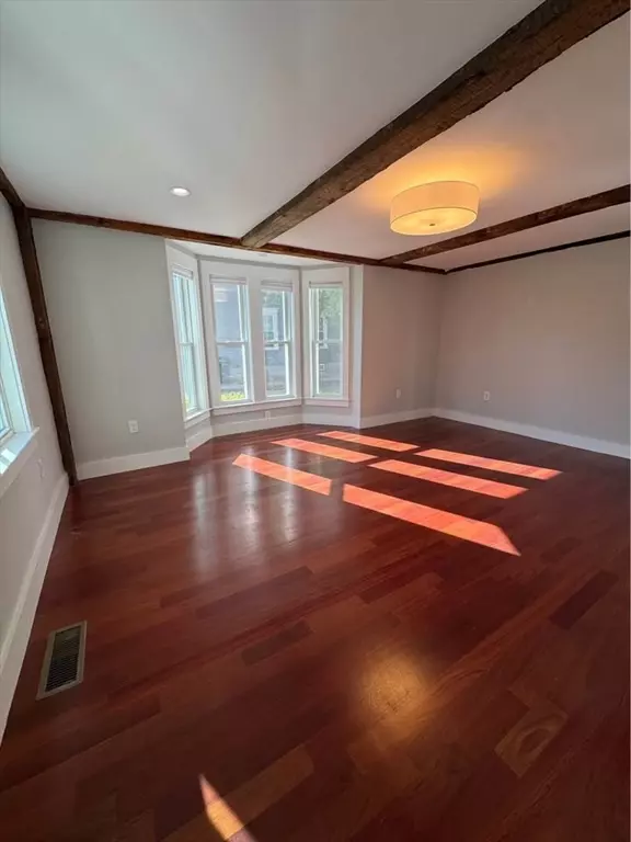 Andover, MA 01810,40 Elm St #1