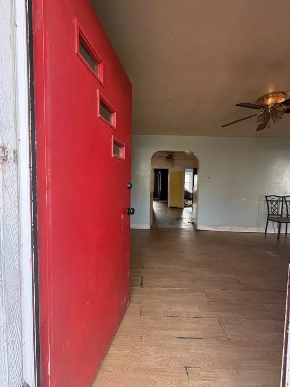 Attleboro, MA 02703,90 West Carpenter