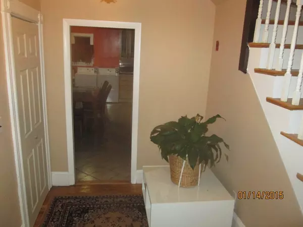 00 Mountain #0, Boston, MA 02124