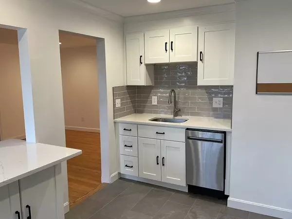 Marblehead, MA 01945,26 Summer #8