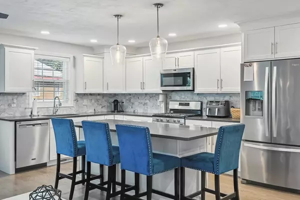 Tyngsborough, MA 01879,33 Phalanx St