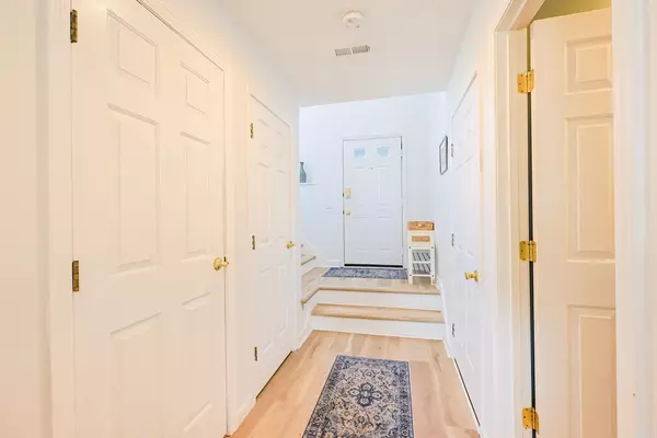 North Providence, RI 02904,87 Nipmuc Trl #B