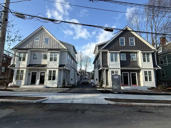 Newton, MA 02459,49 Chase Street #2