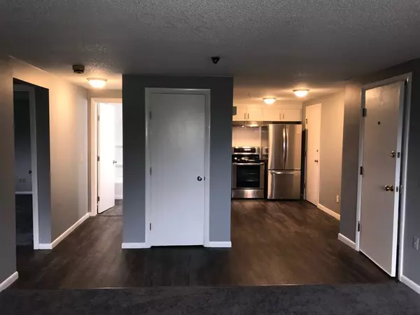 Wrentham, MA 02093,135 Creek Street #9