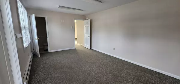 South Hadley, MA 01095,570 Newton St