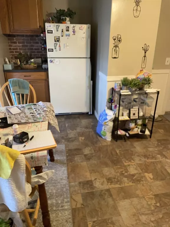 Westfield, MA 01085,12 Sibley Ave