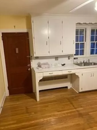 Fall River, MA 02721,626 South Main Street #3 SOUTH