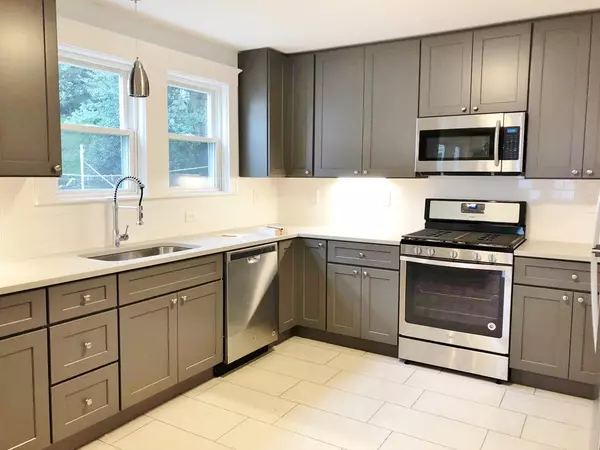 Watertown, MA 02472,76-78 Edgecliff Rd #76