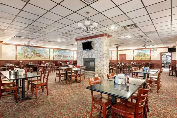 406 Main St, Wakefield, MA 01880