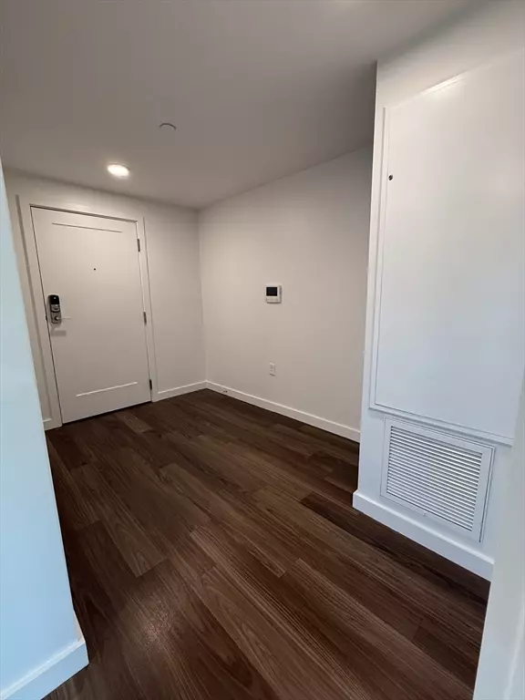 Boston, MA 02126,466 River Street #528